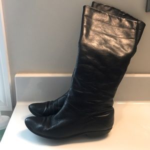 Soft leather slip on boots sz6.5